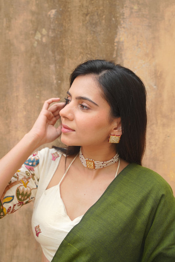 Timeless Pearl Elegance Choker Set