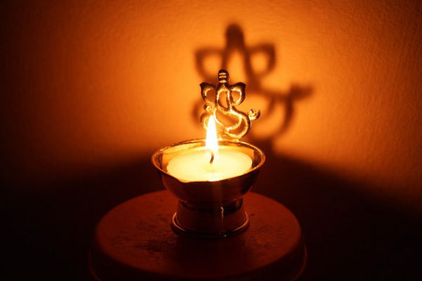 Light the lamp, reveal the divine – a radiant Ganesh shadow in pure 925 silver.